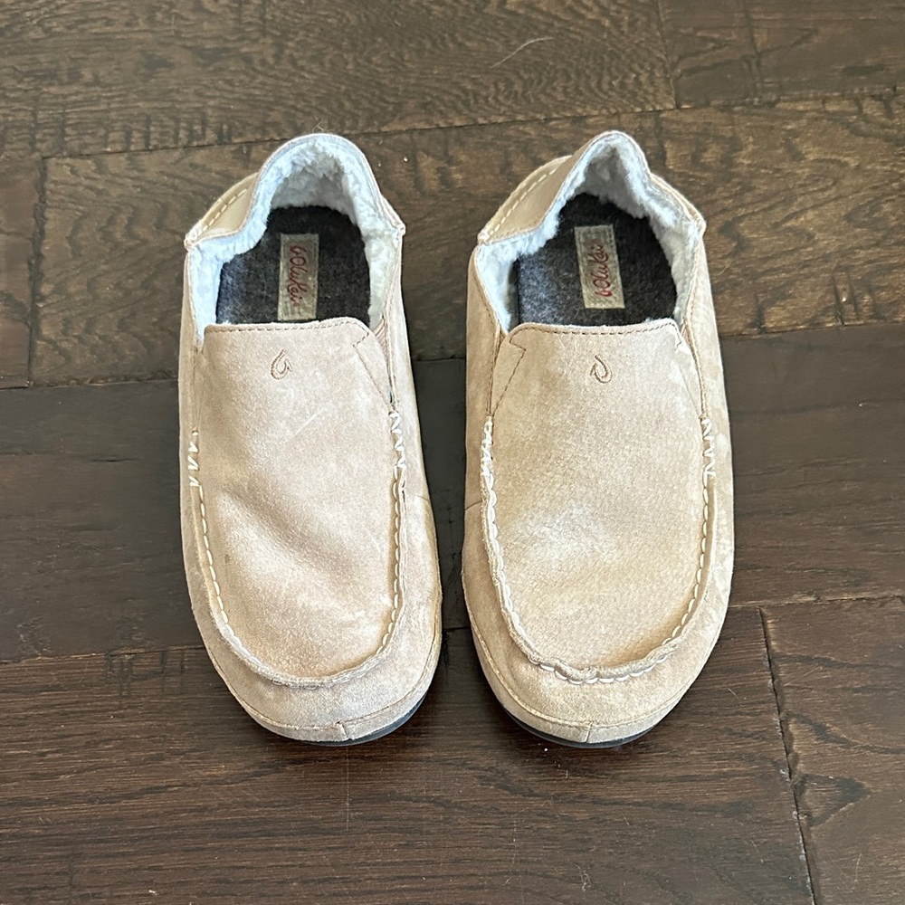OluKai Nohea Slipper Loafers tan women’s size 9